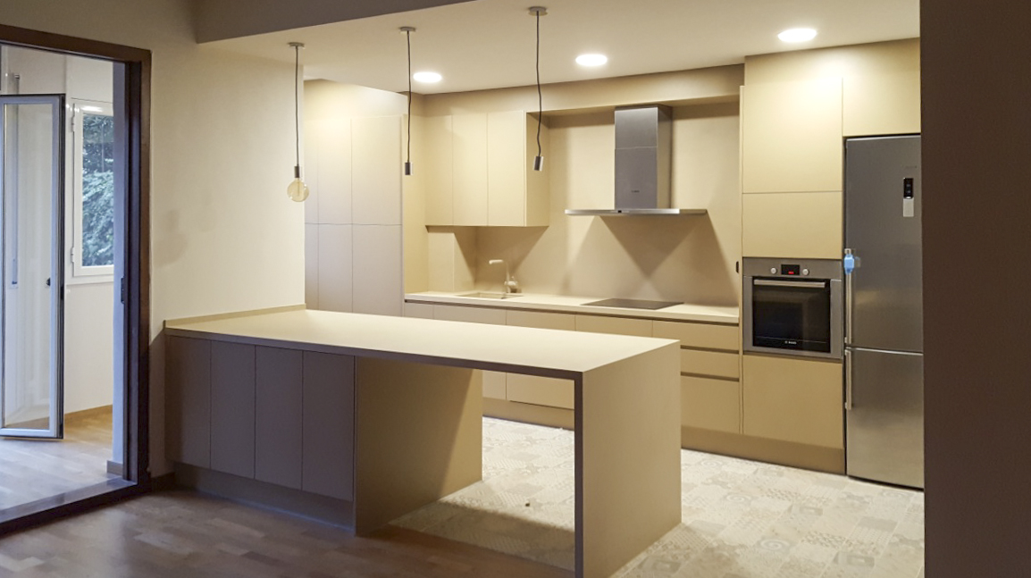 Cocina de color beis - Cuines Stil